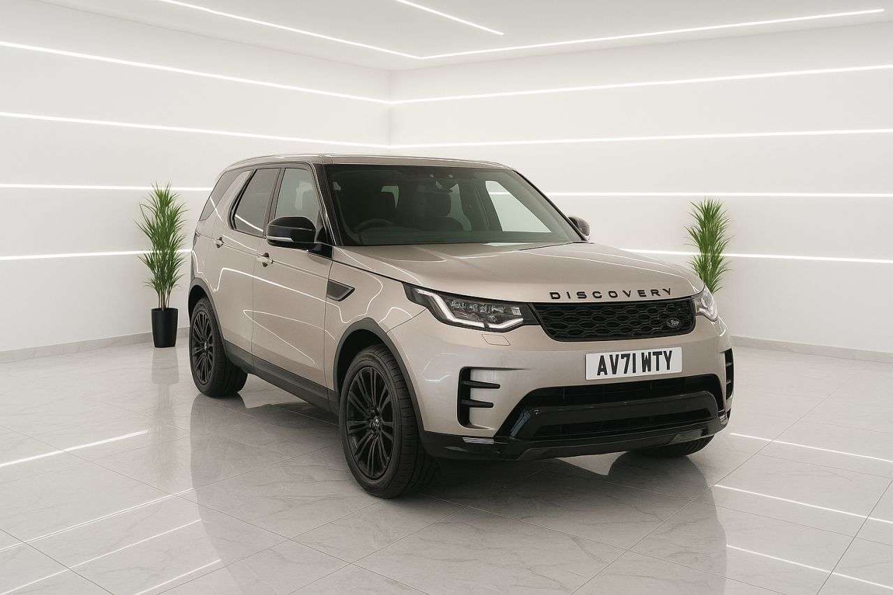 A 2021 LAND ROVER DISCOVERY 3.0 D300 MHEV R-Dynamic SE SUV 5dr Diesel Auto 4WD Euro 6 (s/s) (300 ps) * A 2021 LAND ROVER DISCOVERY 3.0 D300 MHEV R-Dynamic SE SUV 5dr Diesel Auto 4WD Euro 6 (s/s) (300 ps) *