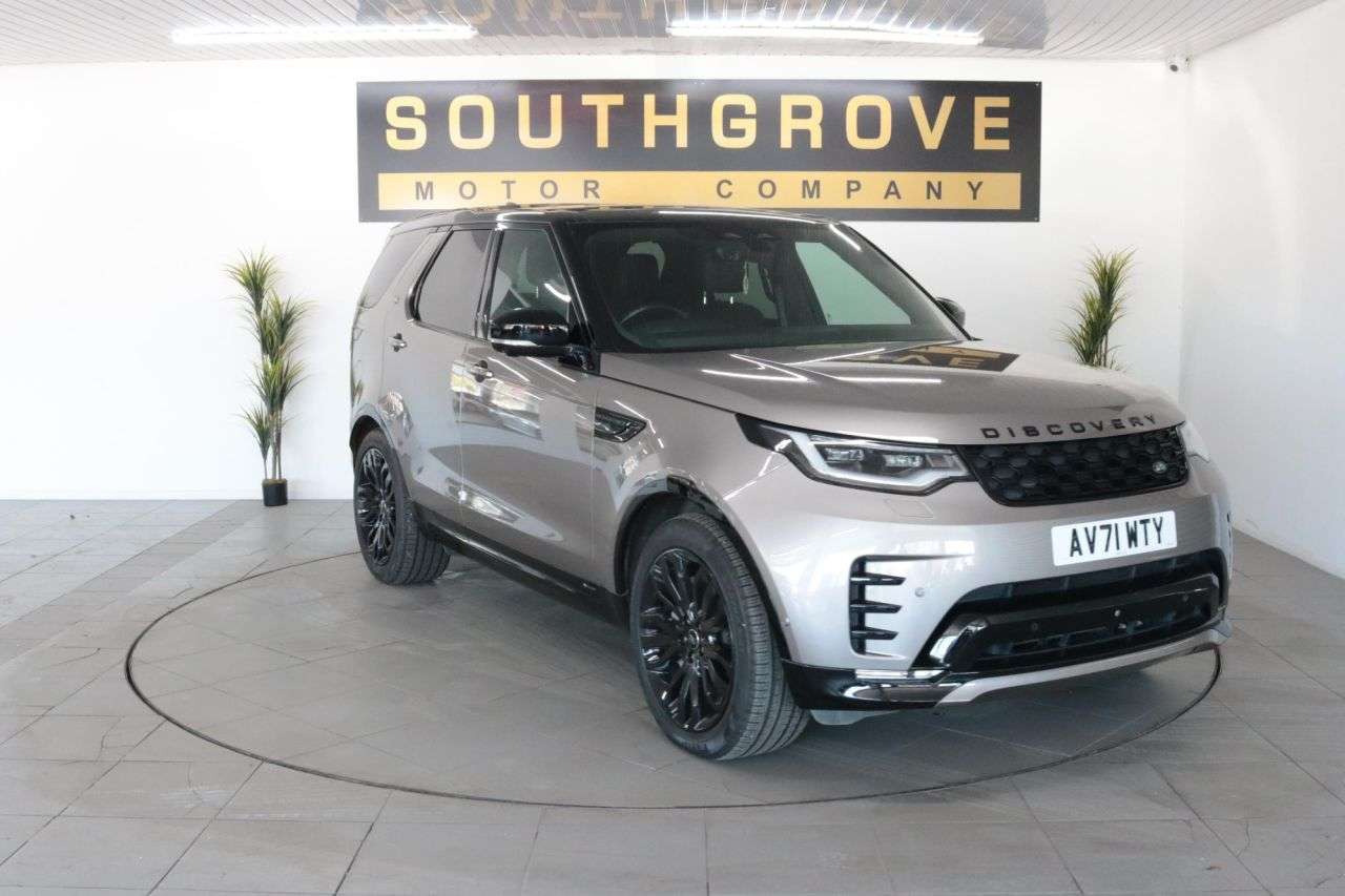 A 2021 LAND ROVER DISCOVERY 3.0 D300 MHEV R-Dynamic SE SUV 5dr Diesel Auto 4WD Euro 6 (s/s) (300 ps) * A 2021 LAND ROVER DISCOVERY 3.0 D300 MHEV R-Dynamic SE SUV 5dr Diesel Auto 4WD Euro 6 (s/s) (300 ps) *