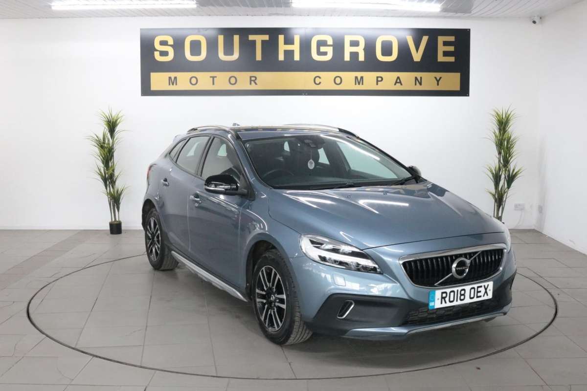 Check out this Volvo V40 Cross Country 2018 Petrol Manual