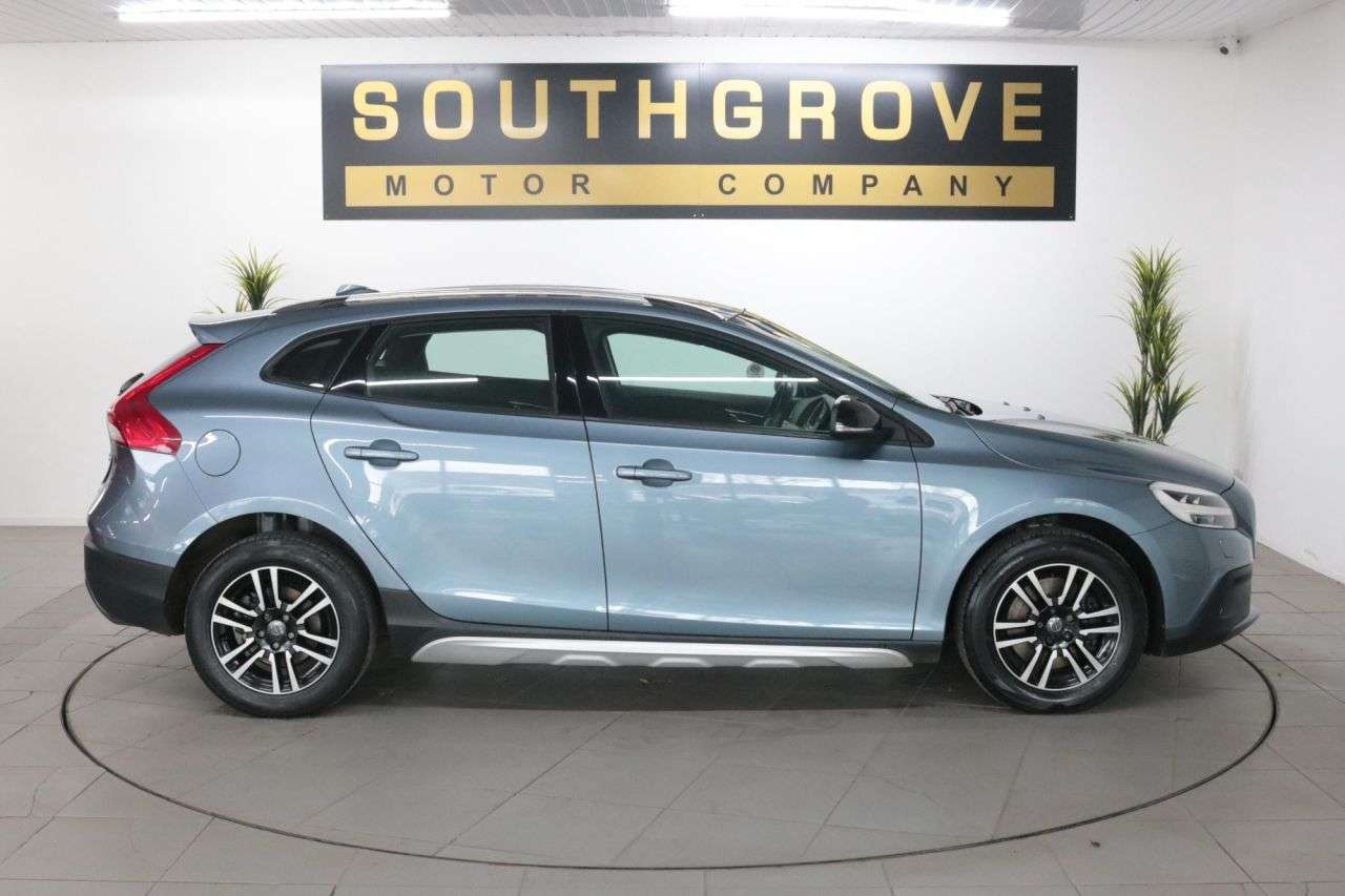 2018 VOLVO V40 CROSS COUNTRY 2018 VOLVO V40 CROSS COUNTRY