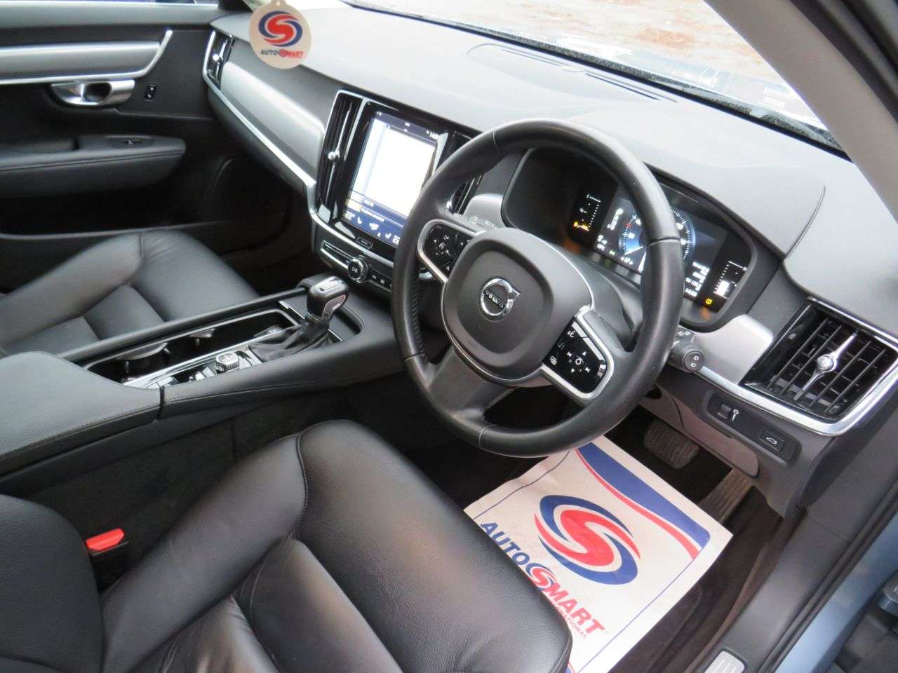 2017 VOLVO V90 2017 VOLVO V90