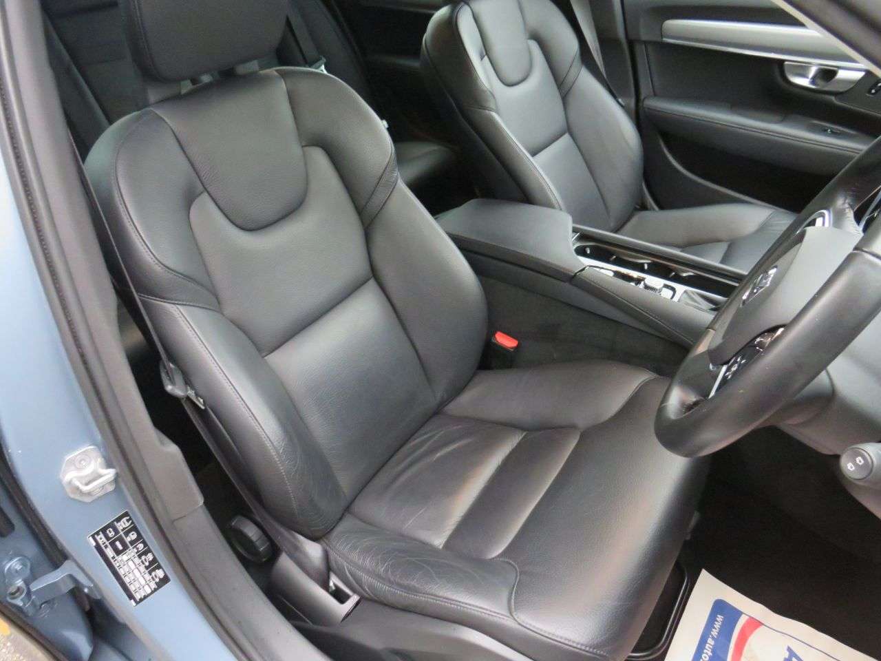 2017 VOLVO V90 2017 VOLVO V90