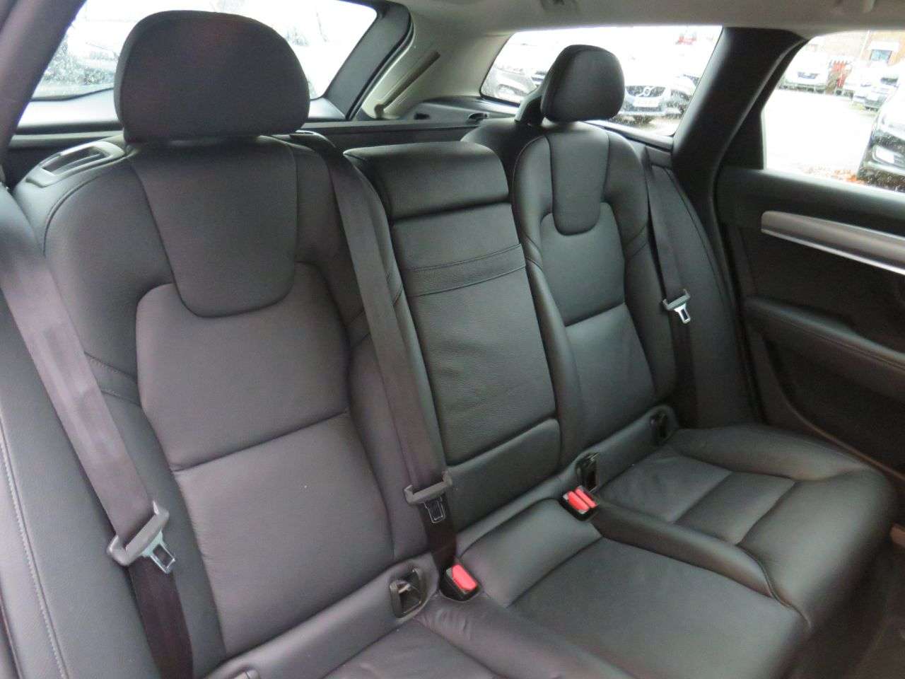 2017 VOLVO V90 2017 VOLVO V90