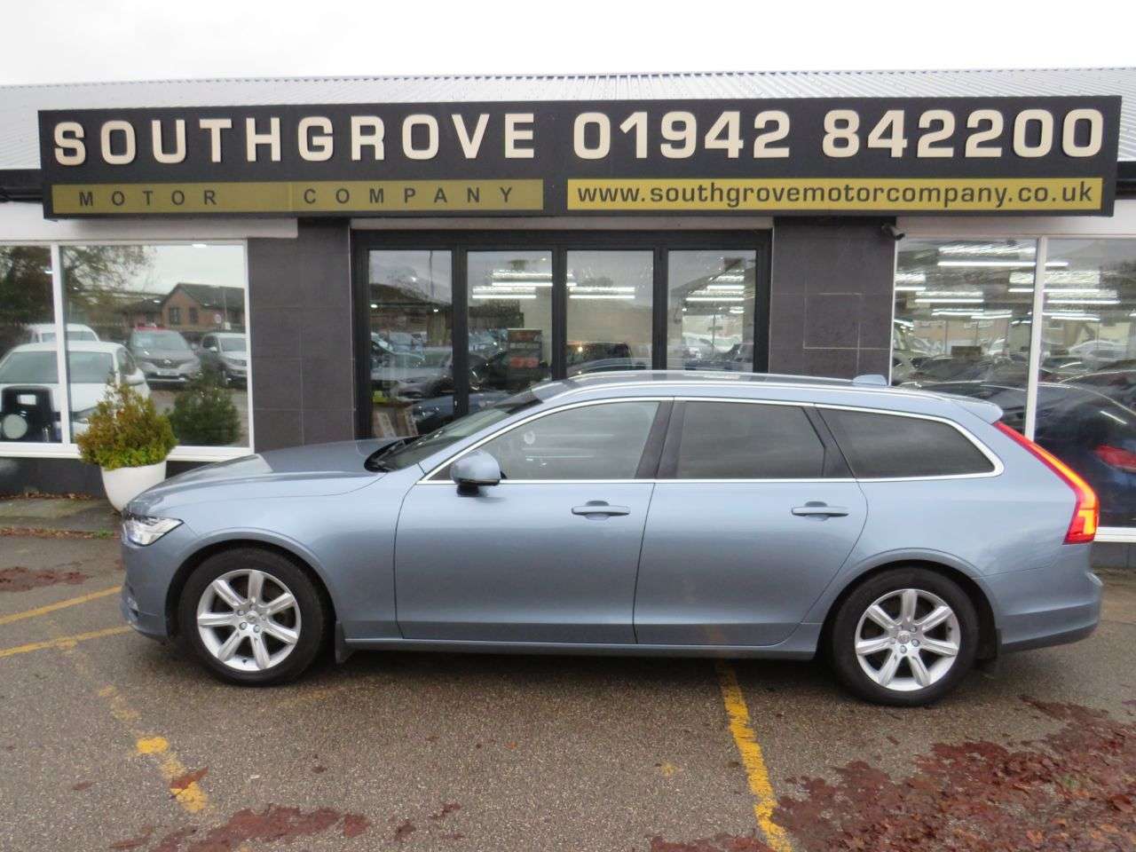 2017 VOLVO V90 2017 VOLVO V90