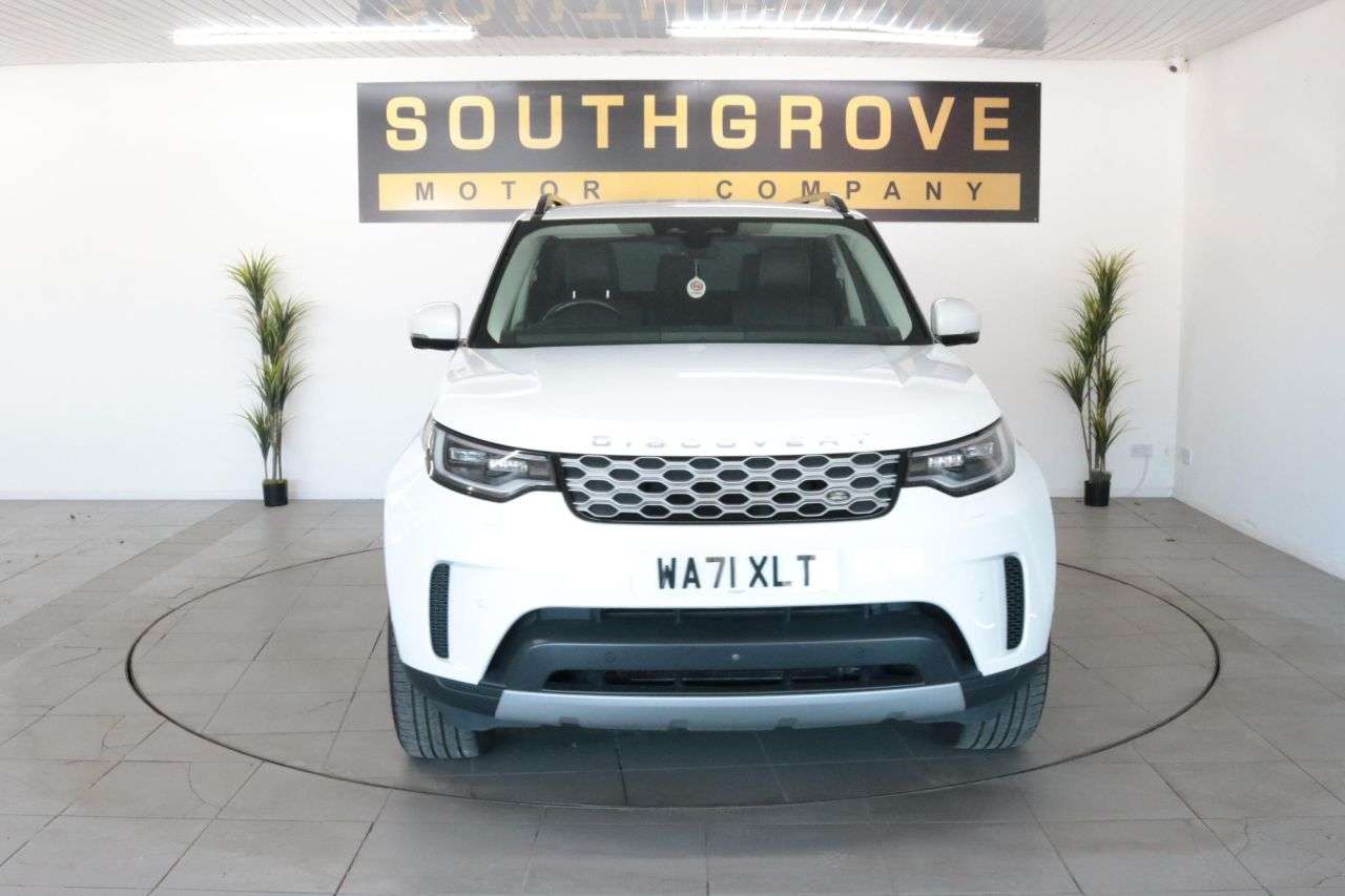 A 2021 LAND ROVER DISCOVERY 3.0 D250 MHEV S SUV 5dr Diesel Auto 4WD Euro 6 (s/s) (250 ps) * EXTENDED WA A 2021 LAND ROVER DISCOVERY 3.0 D250 MHEV S SUV 5dr Diesel Auto 4WD Euro 6 (s/s) (250 ps) * EXTENDED WA