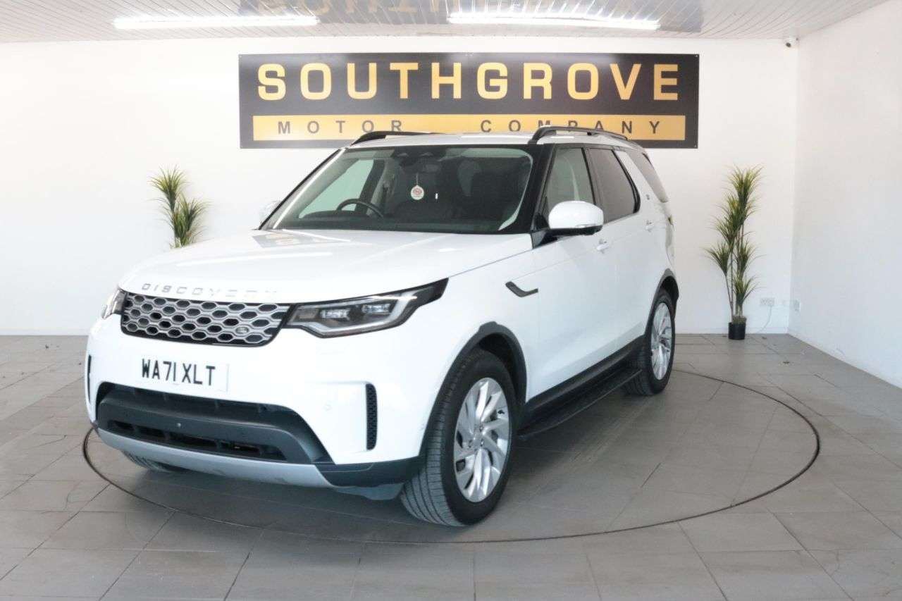 A 2021 LAND ROVER DISCOVERY 3.0 D250 MHEV S SUV 5dr Diesel Auto 4WD Euro 6 (s/s) (250 ps) * EXTENDED WA A 2021 LAND ROVER DISCOVERY 3.0 D250 MHEV S SUV 5dr Diesel Auto 4WD Euro 6 (s/s) (250 ps) * EXTENDED WA