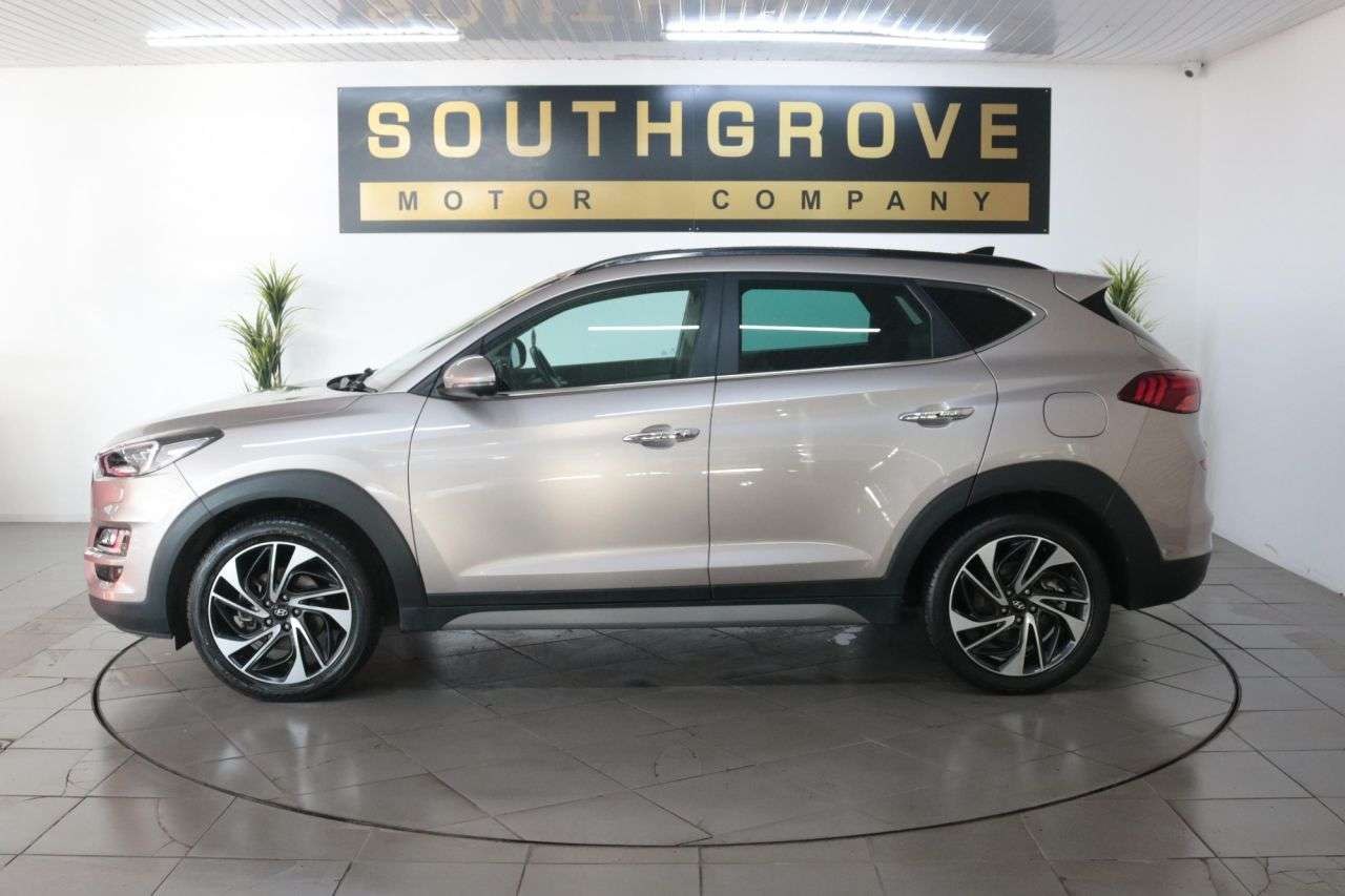 A 2018 HYUNDAI TUCSON 1.6 T-GDi Premium SE SUV 5dr Petrol DCT Euro 6 (s/s) (177 ps) * EXTENDED WA A 2018 HYUNDAI TUCSON 1.6 T-GDi Premium SE SUV 5dr Petrol DCT Euro 6 (s/s) (177 ps) * EXTENDED WA