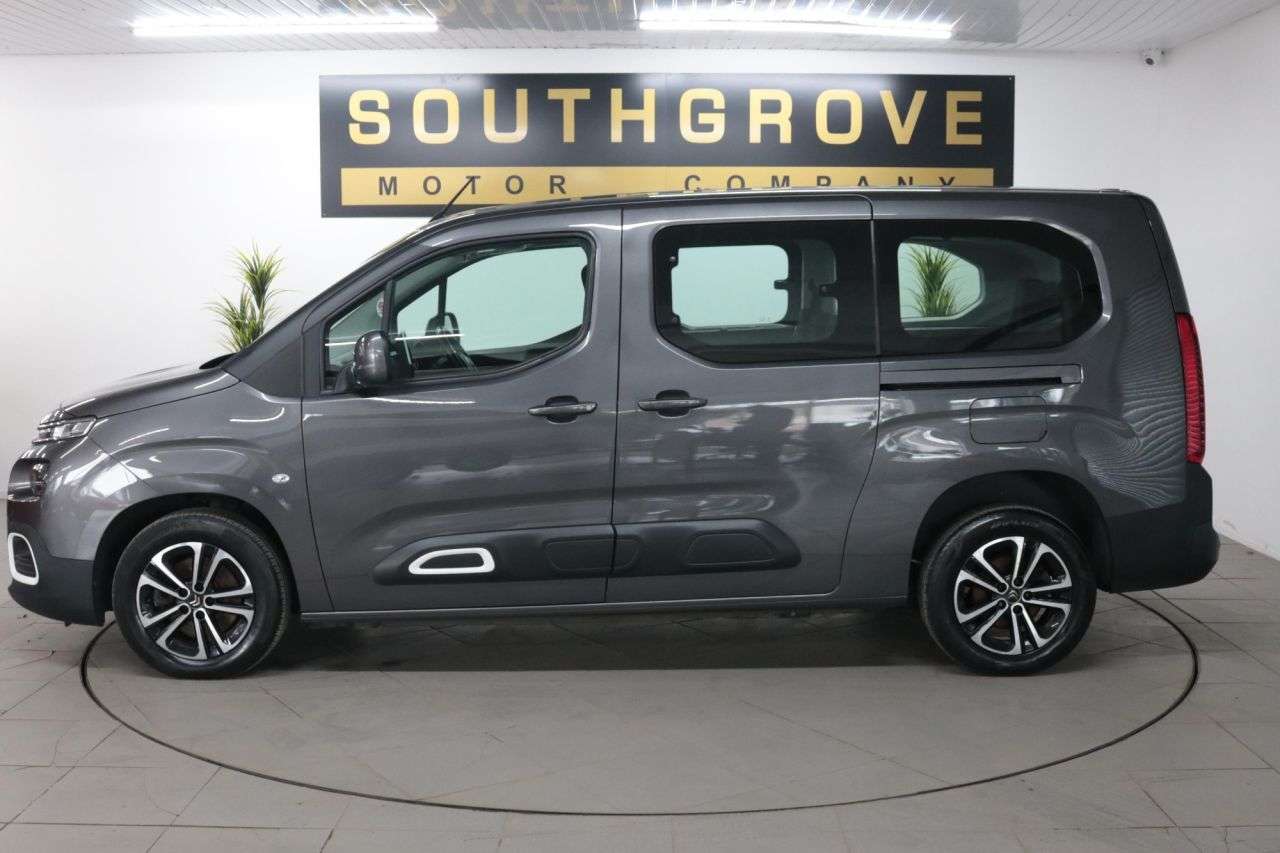 A 2019 CITROEN BERLINGO 1.5 BlueHDi Feel XL MPV 5dr Diesel Manual Euro 6 (s/s) (130 ps) * EXTENDED A 2019 CITROEN BERLINGO 1.5 BlueHDi Feel XL MPV 5dr Diesel Manual Euro 6 (s/s) (130 ps) * EXTENDED