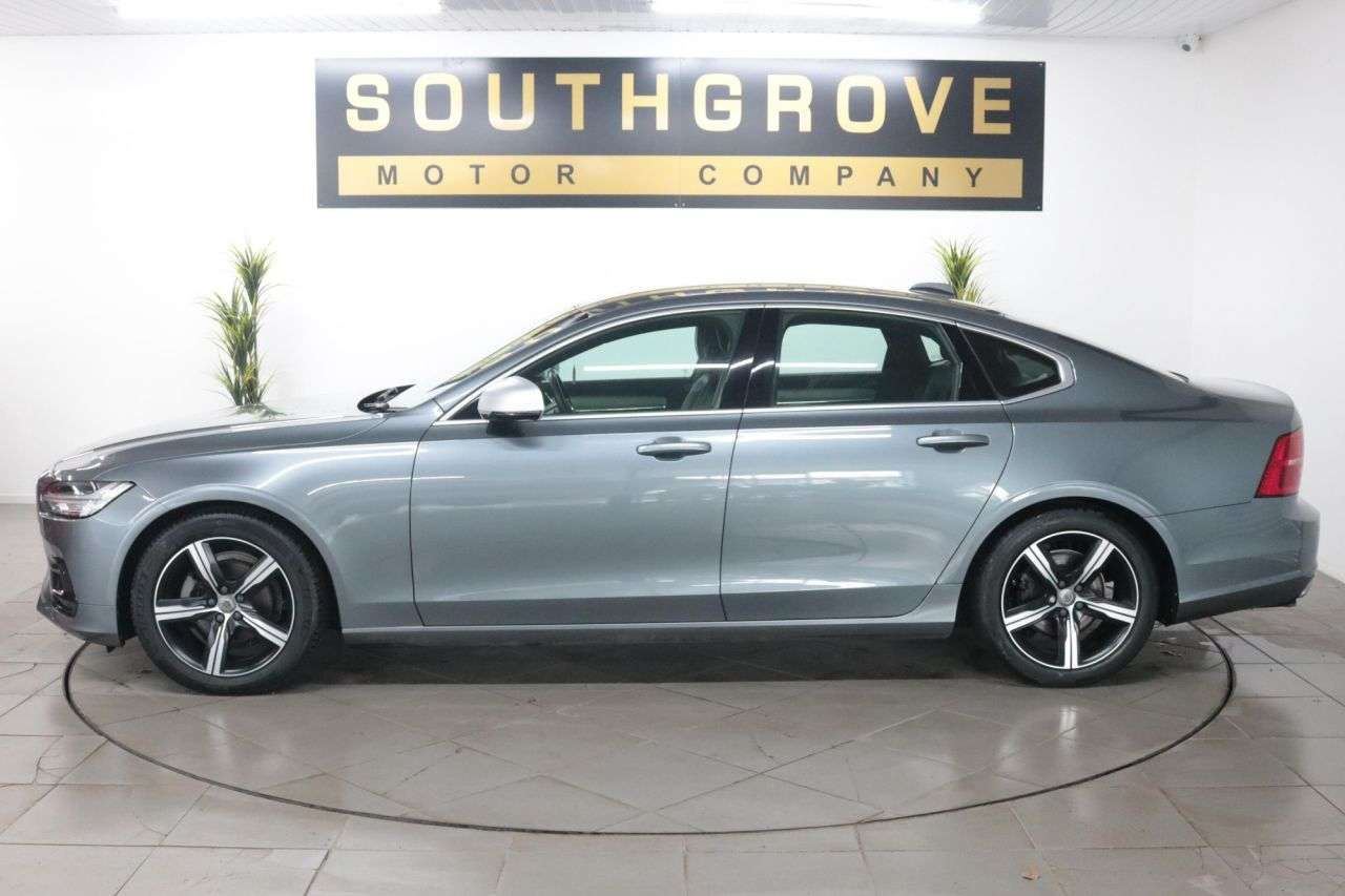 A 2018 VOLVO S90 2.0 D4 R-Design Saloon 4dr Diesel Auto Euro 6 (s/s) (190 ps) * EXTENDED WAR A 2018 VOLVO S90 2.0 D4 R-Design Saloon 4dr Diesel Auto Euro 6 (s/s) (190 ps) * EXTENDED WAR