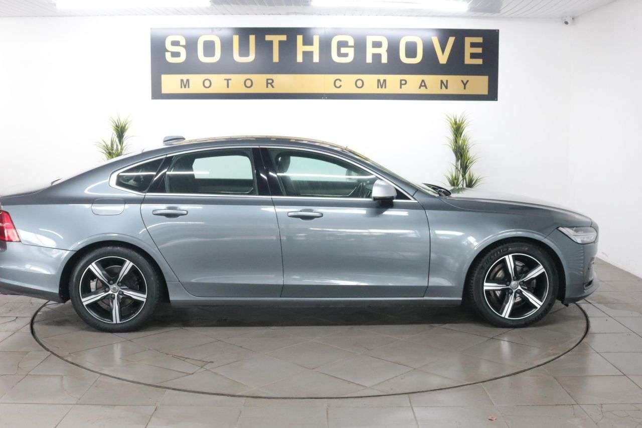 2018 VOLVO S90 2018 VOLVO S90