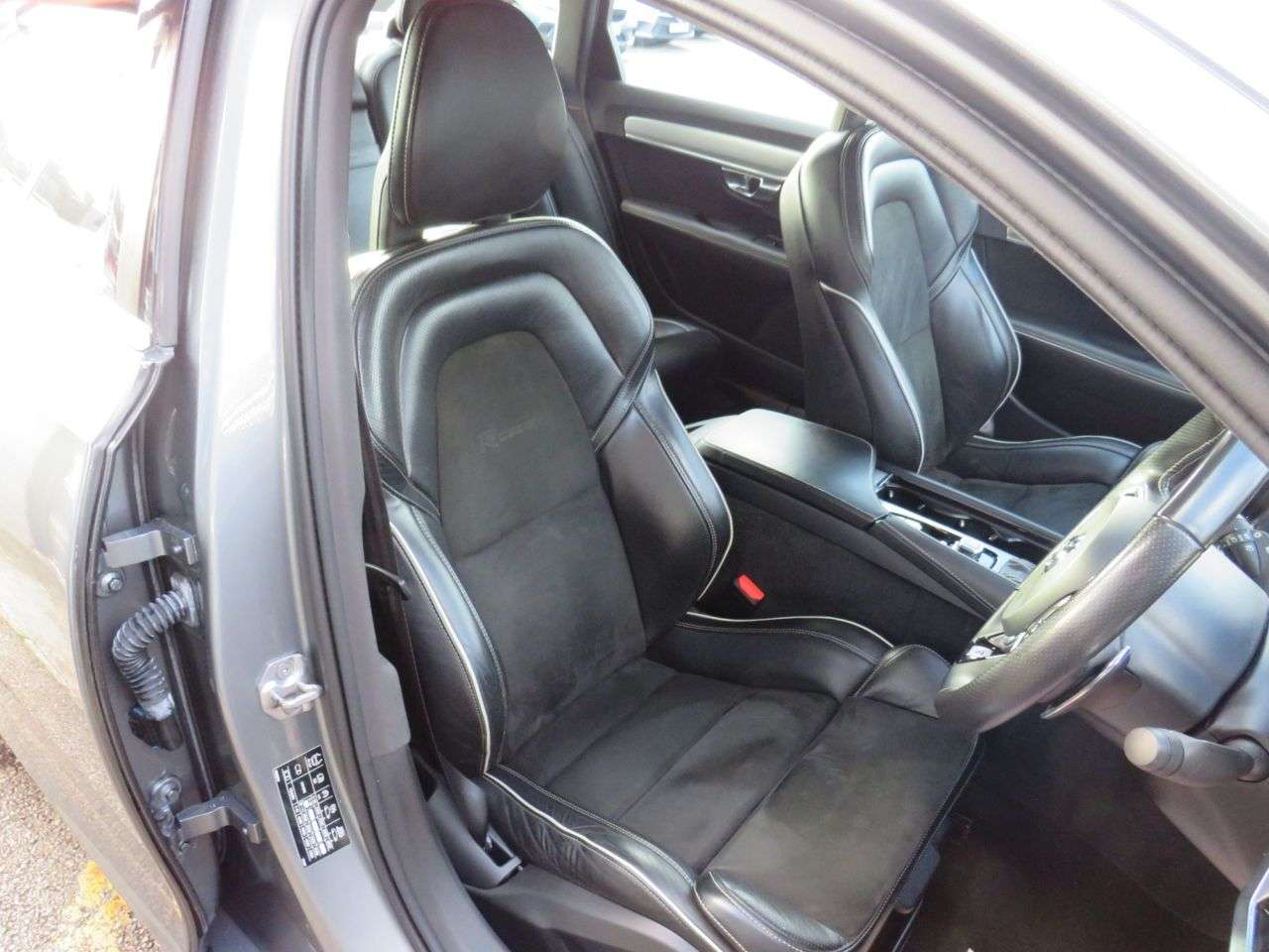 2018 VOLVO S90 2018 VOLVO S90
