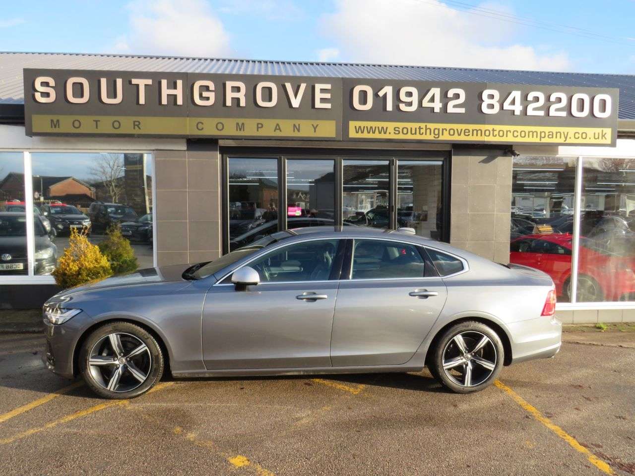 2018 VOLVO S90 2018 VOLVO S90