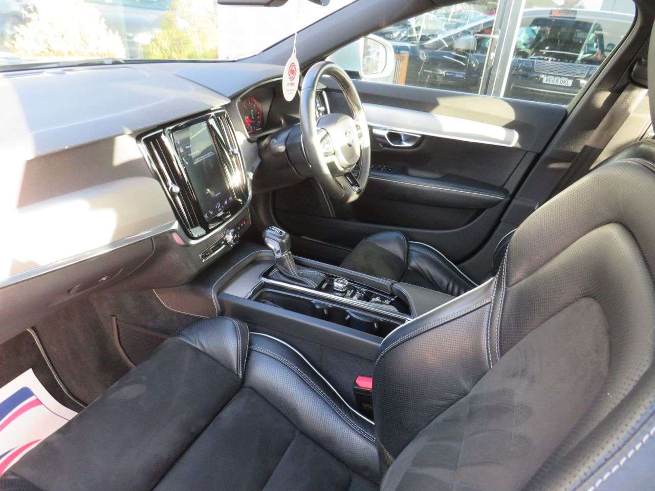 2018 VOLVO S90 2018 VOLVO S90