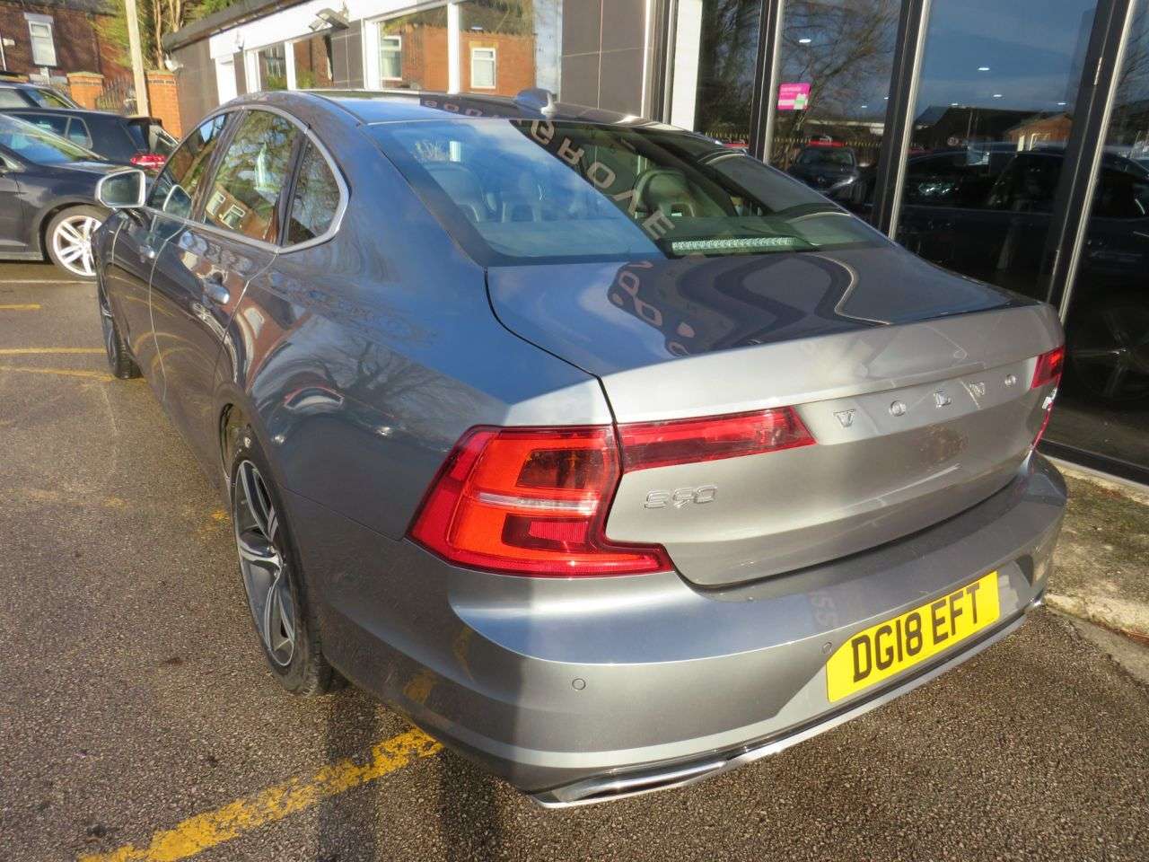 2018 VOLVO S90 2018 VOLVO S90