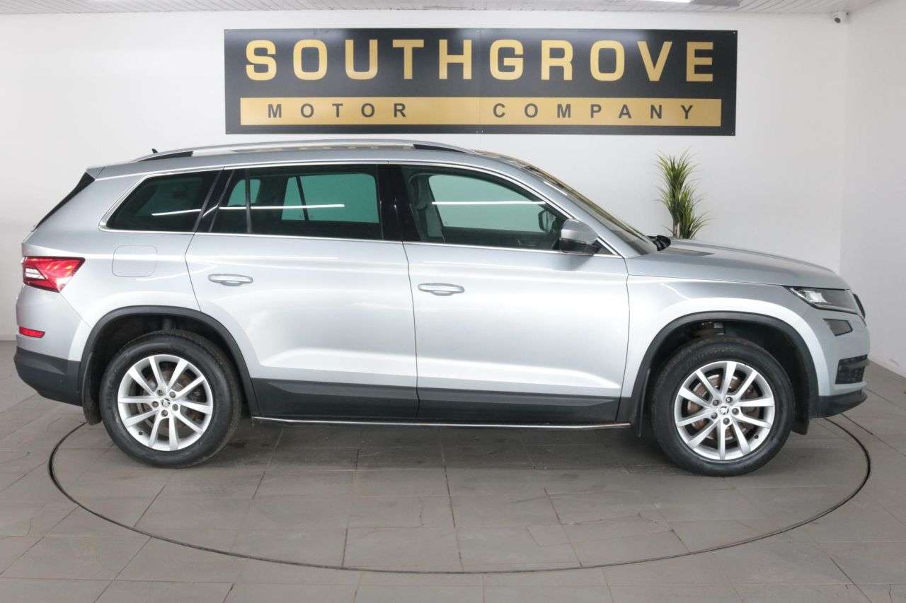 A 2017 SKODA KODIAQ 2.0 TSI Edition SUV 5dr Petrol DSG 4WD Euro 6 (s/s) (7 Seat) (180 ps) * EXT A 2017 SKODA KODIAQ 2.0 TSI Edition SUV 5dr Petrol DSG 4WD Euro 6 (s/s) (7 Seat) (180 ps) * EXT