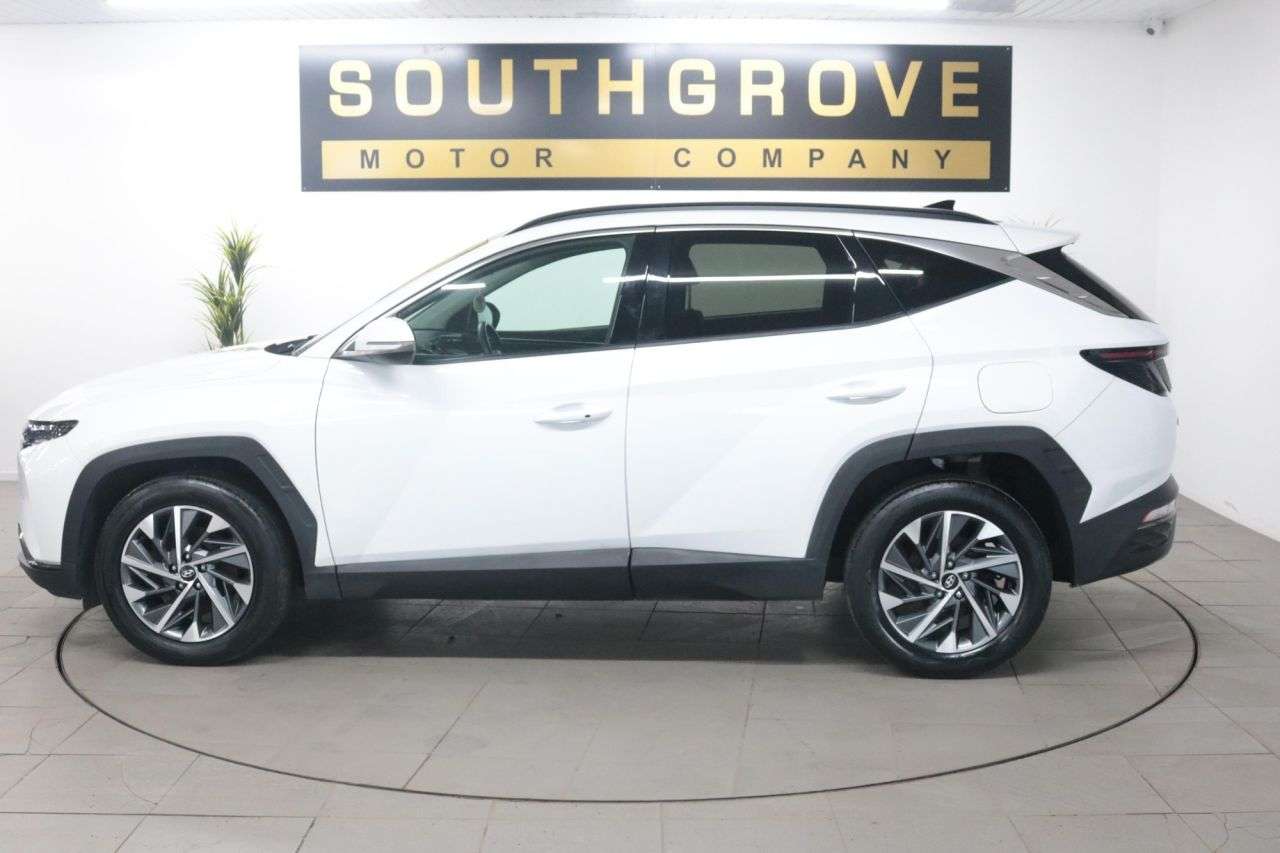 A 2021 HYUNDAI TUCSON 1.6 T-GDi Premium SUV 5dr Petrol Manual Euro 6 (s/s) (150 ps) * EXTENDED WA A 2021 HYUNDAI TUCSON 1.6 T-GDi Premium SUV 5dr Petrol Manual Euro 6 (s/s) (150 ps) * EXTENDED WA