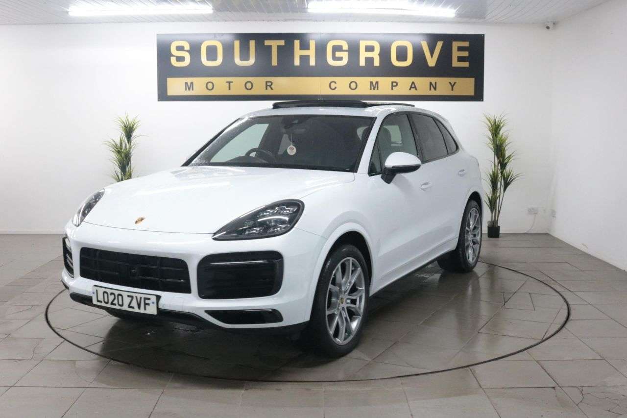 A 2020 PORSCHE CAYENNE 3.0T V6 GPF SUV 5dr Petrol TiptronicS 4WD Euro 6 (s/s) (340 ps) * EXTENDED A 2020 PORSCHE CAYENNE 3.0T V6 GPF SUV 5dr Petrol TiptronicS 4WD Euro 6 (s/s) (340 ps) * EXTENDED