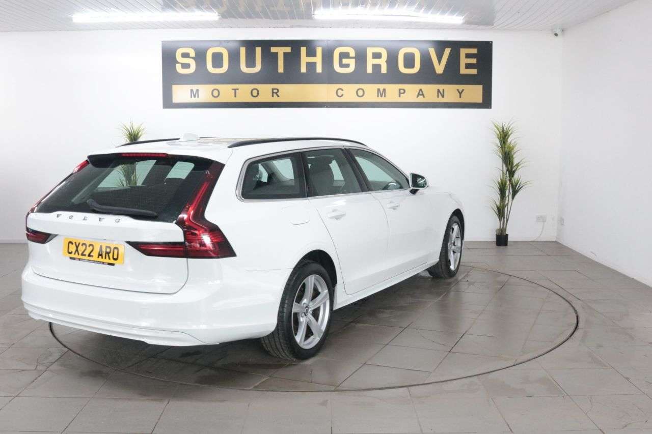 A 2022 VOLVO V90 CROSS COUNTRY 2.0 B5 MHEV Estate 5dr Diesel Hybrid Auto AWD Euro 6 (s/s) (235 ps) * EXTEN A 2022 VOLVO V90 CROSS COUNTRY 2.0 B5 MHEV Estate 5dr Diesel Hybrid Auto AWD Euro 6 (s/s) (235 ps) * EXTEN