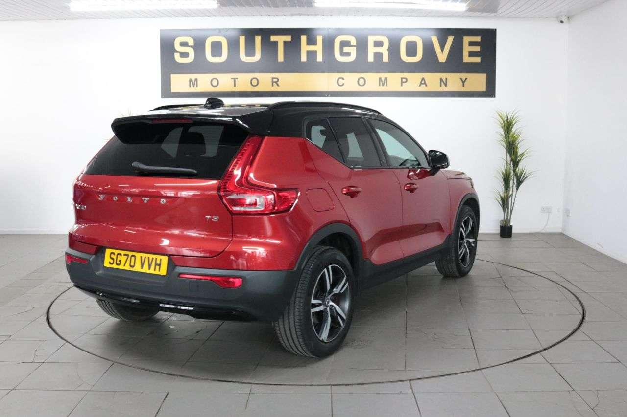2021 VOLVO XC40 2021 VOLVO XC40