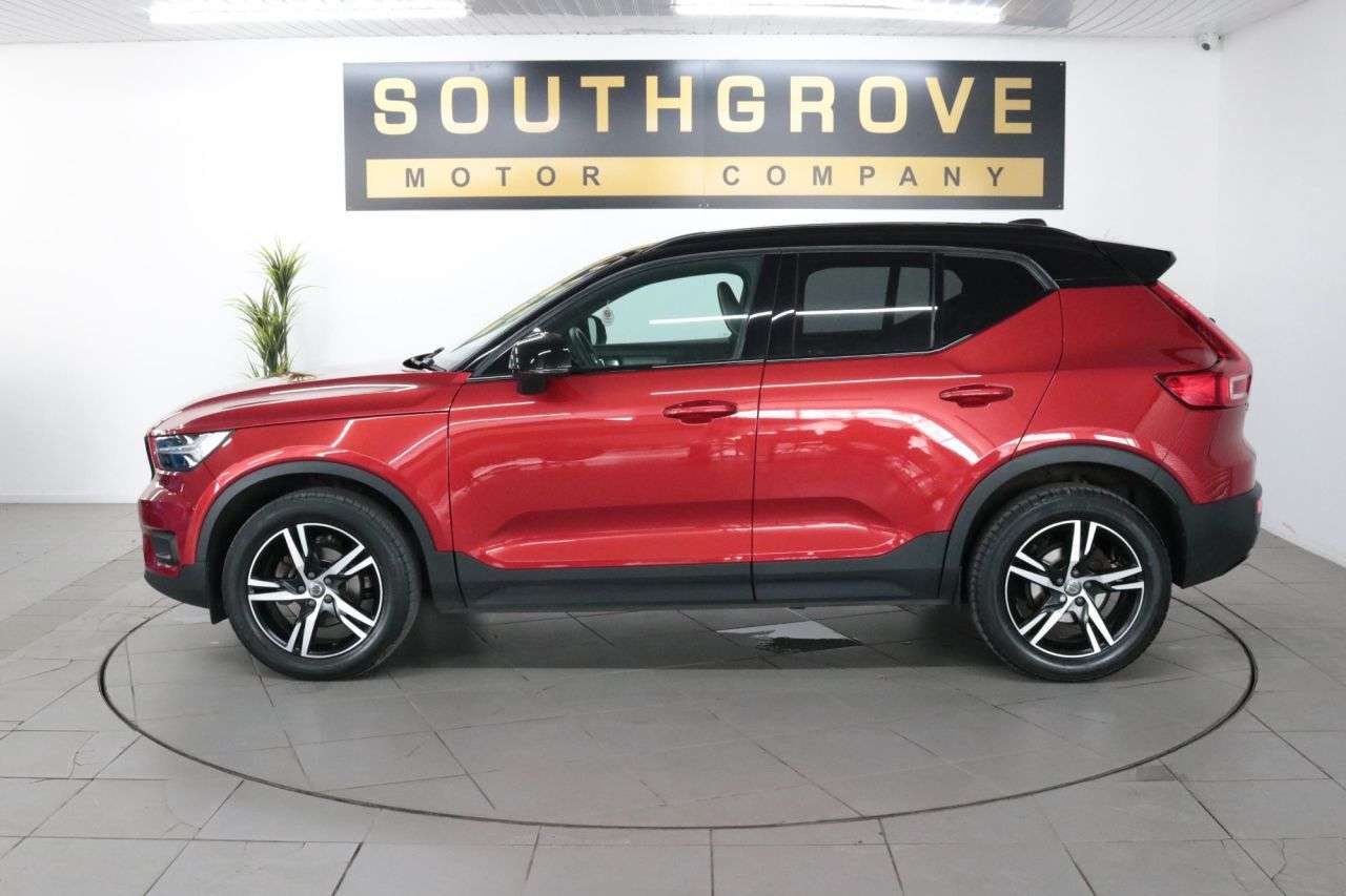 A 2021 VOLVO XC40 1.5 T3 R-Design SUV 5dr Petrol Manual Euro 6 (s/s) (163 ps) * EXTENDED WARR A 2021 VOLVO XC40 1.5 T3 R-Design SUV 5dr Petrol Manual Euro 6 (s/s) (163 ps) * EXTENDED WARR