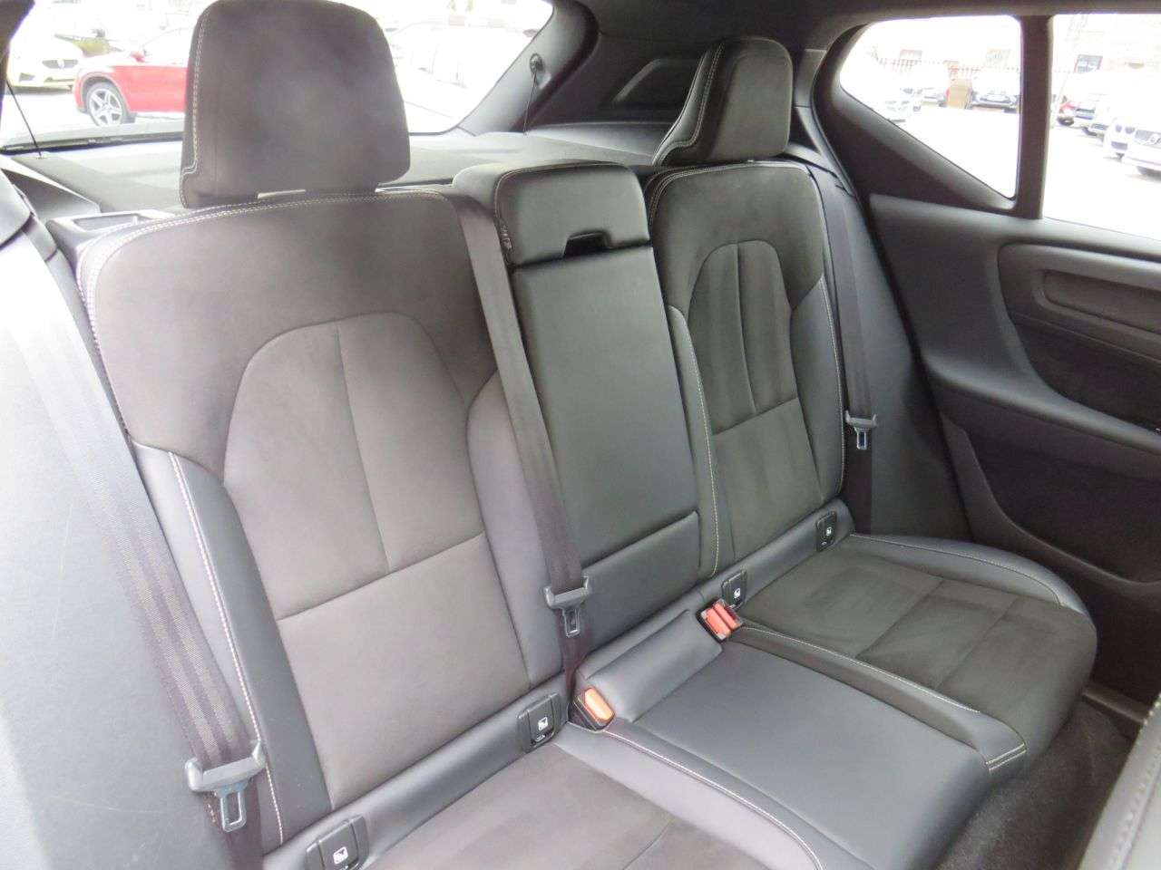 2021 VOLVO XC40 2021 VOLVO XC40