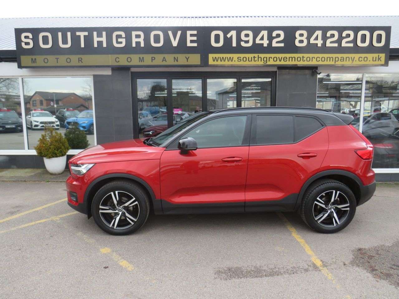 2021 VOLVO XC40 2021 VOLVO XC40