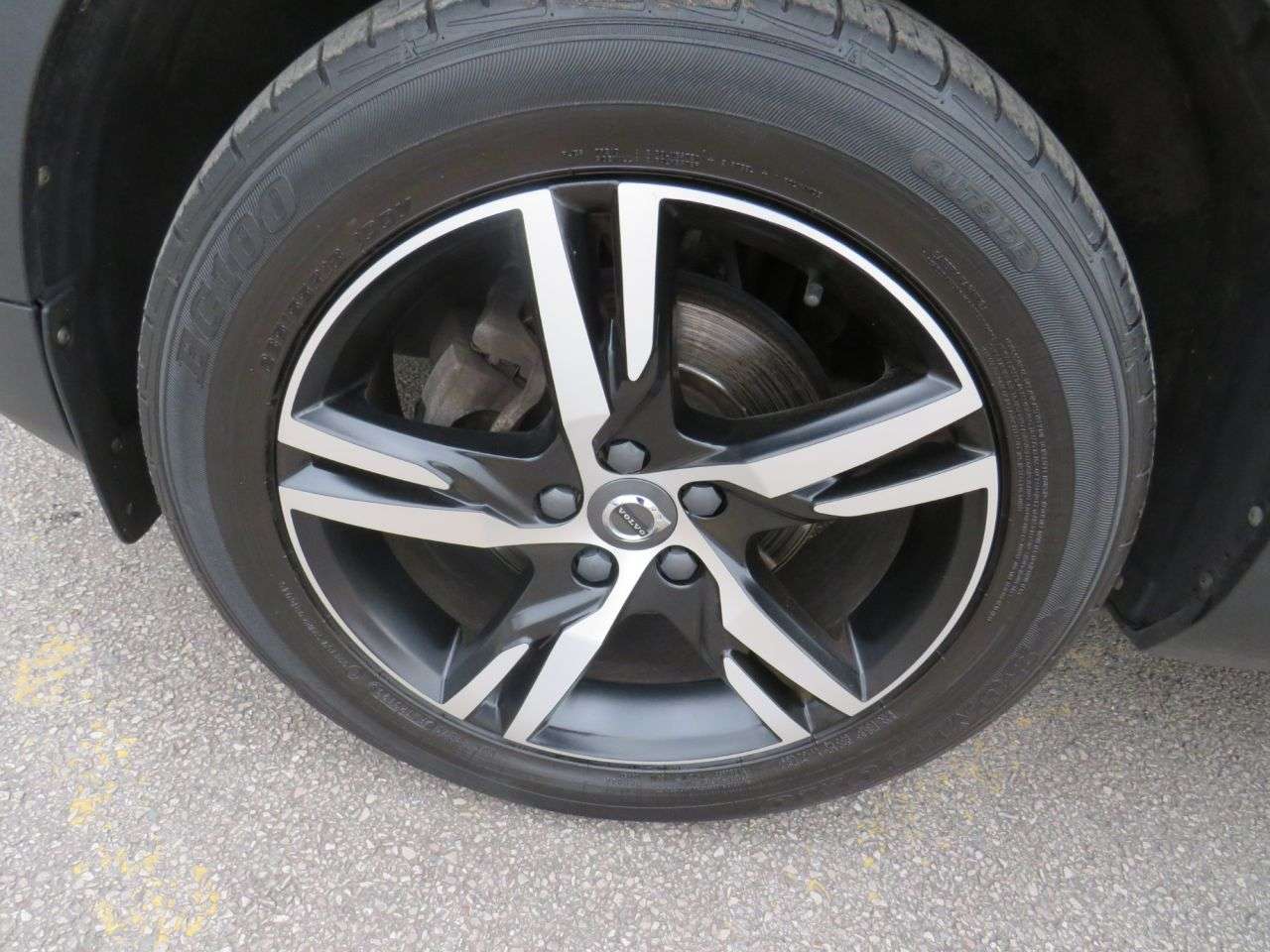 2021 VOLVO XC40 2021 VOLVO XC40