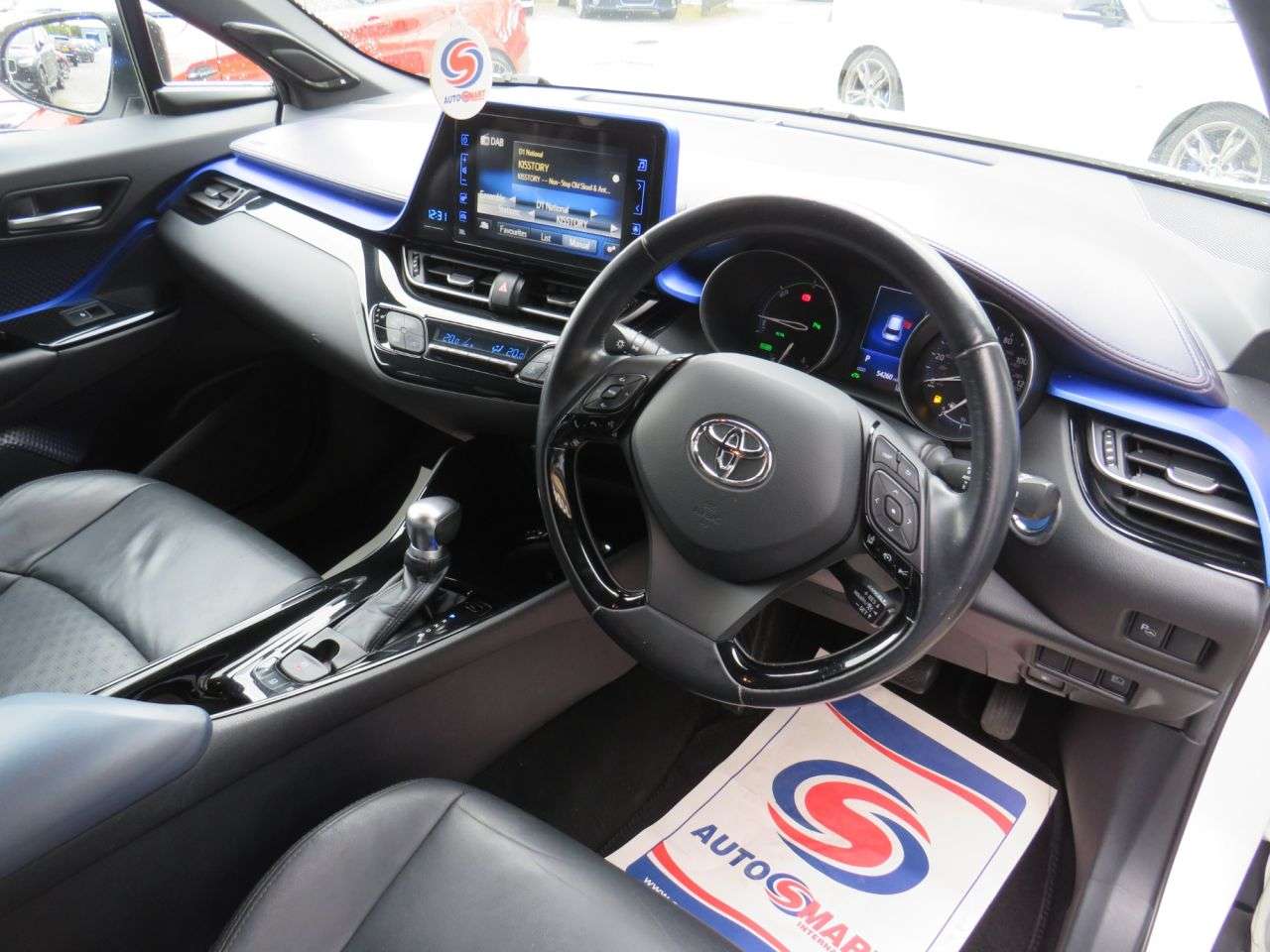 A 2017 TOYOTA C-HR 1.8 VVT-h Dynamic SUV 5dr Petrol Hybrid CVT Euro 6 (s/s) (122 ps) ** EXTEND A 2017 TOYOTA C-HR 1.8 VVT-h Dynamic SUV 5dr Petrol Hybrid CVT Euro 6 (s/s) (122 ps) ** EXTEND