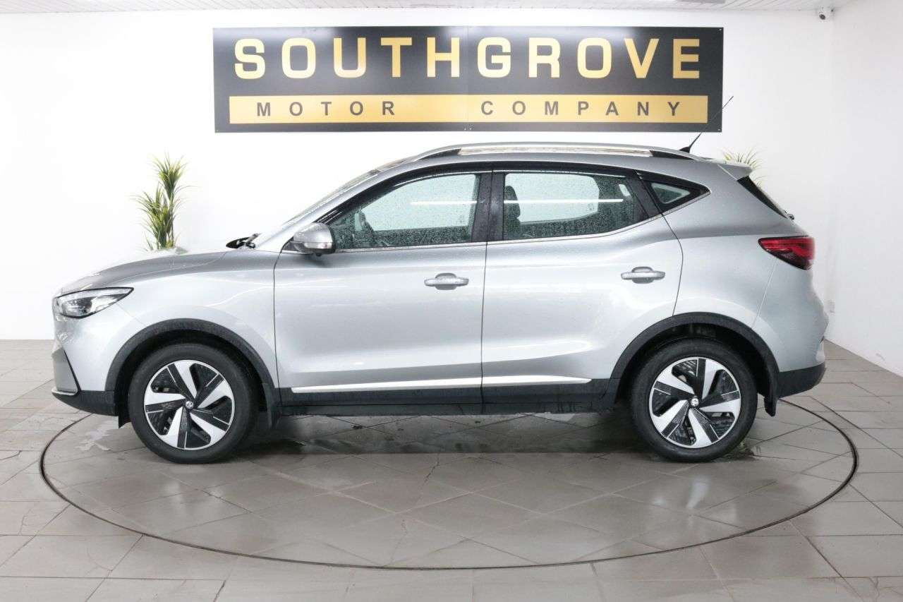 A 2022 MG MG ZS 72.6kWh Trophy Long Range SUV 5dr Electric Auto (156 ps) ** EXTENDED WARRAN A 2022 MG MG ZS 72.6kWh Trophy Long Range SUV 5dr Electric Auto (156 ps) ** EXTENDED WARRAN