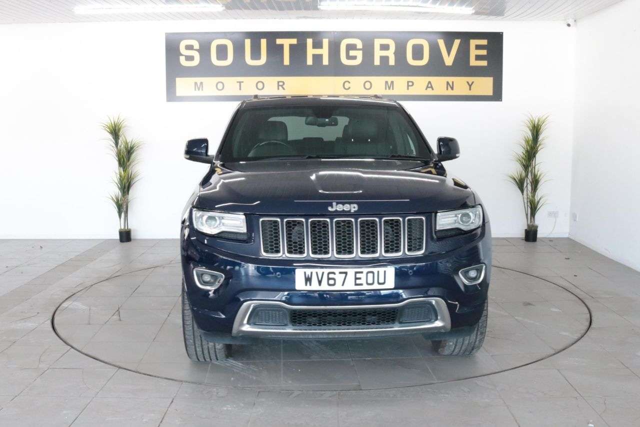 A 2017 JEEP GRAND CHEROKEE 3.0 V6 CRD Overland SUV 5dr Diesel Auto 4WD Euro 6 (247 bhp) ** EXTENDED WA A 2017 JEEP GRAND CHEROKEE 3.0 V6 CRD Overland SUV 5dr Diesel Auto 4WD Euro 6 (247 bhp) ** EXTENDED WA
