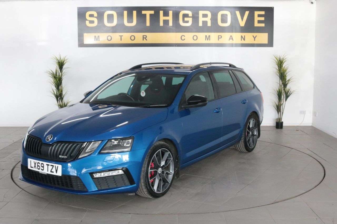 A 2019 SKODA OCTAVIA 2.0 TSI GPF vRS Estate 5dr Petrol DSG Euro 6 (s/s) (245 ps) ** EXTENDED WAR A 2019 SKODA OCTAVIA 2.0 TSI GPF vRS Estate 5dr Petrol DSG Euro 6 (s/s) (245 ps) ** EXTENDED WAR