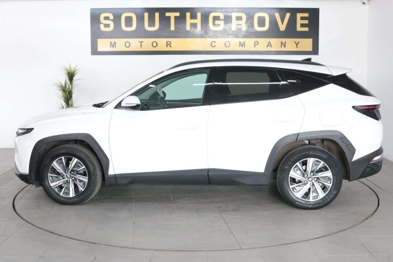 A 2021 HYUNDAI TUCSON 1.6 T-GDi SE Connect SUV 5dr Petrol Manual Euro 6 (s/s) (150 ps) * EXTENDED A 2021 HYUNDAI TUCSON 1.6 T-GDi SE Connect SUV 5dr Petrol Manual Euro 6 (s/s) (150 ps) * EXTENDED