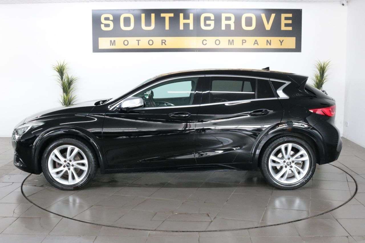 A 2017 INFINITI Q30 1.5d Business Executive Hatchback 5dr Diesel DCT Euro 6 (s/s) (109 ps) * EX A 2017 INFINITI Q30 1.5d Business Executive Hatchback 5dr Diesel DCT Euro 6 (s/s) (109 ps) * EX