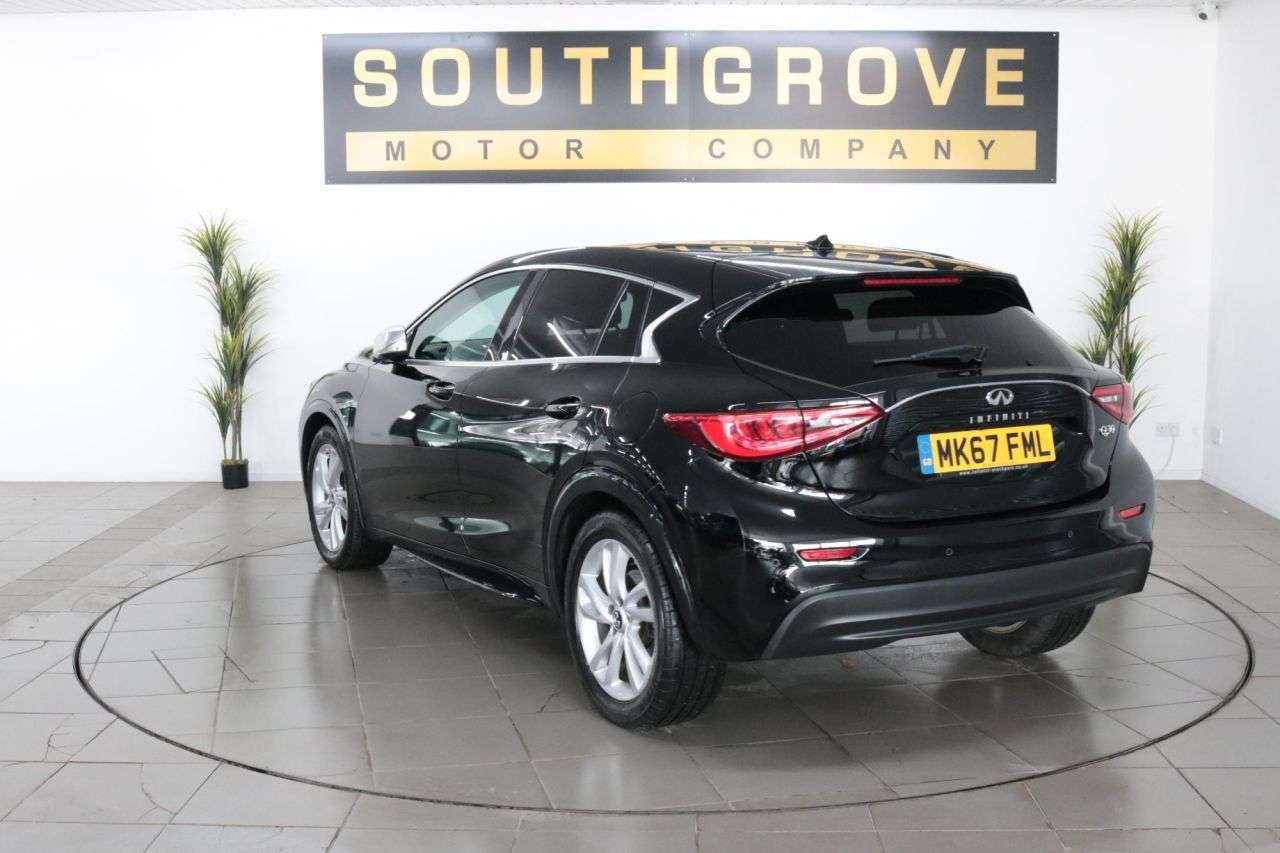 2017 INFINITI Q30 2017 INFINITI Q30