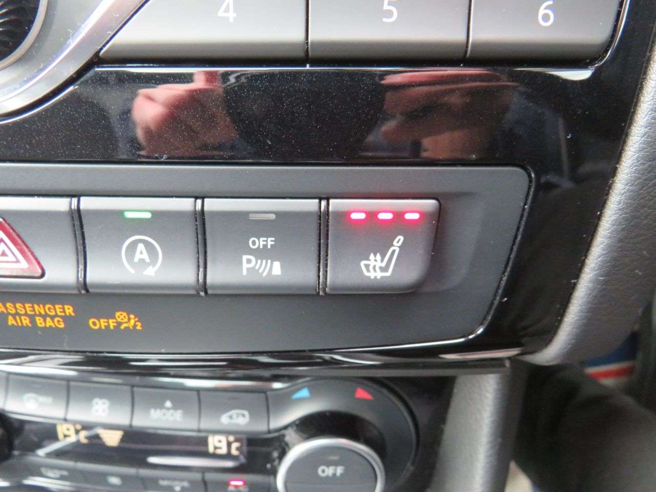 2017 INFINITI Q30 2017 INFINITI Q30