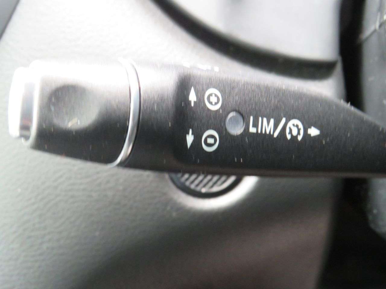 2017 INFINITI Q30 2017 INFINITI Q30