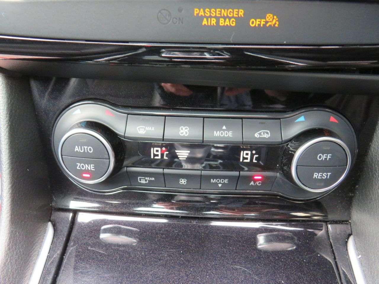 2017 INFINITI Q30 2017 INFINITI Q30