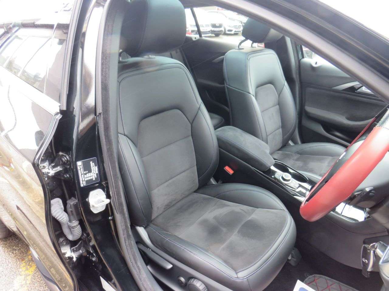 A 2017 INFINITI Q30 1.5d Business Executive Hatchback 5dr Diesel DCT Euro 6 (s/s) (109 ps) * EX A 2017 INFINITI Q30 1.5d Business Executive Hatchback 5dr Diesel DCT Euro 6 (s/s) (109 ps) * EX