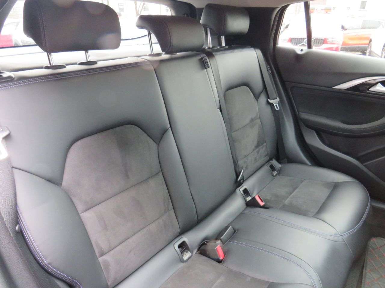 2017 INFINITI Q30 2017 INFINITI Q30