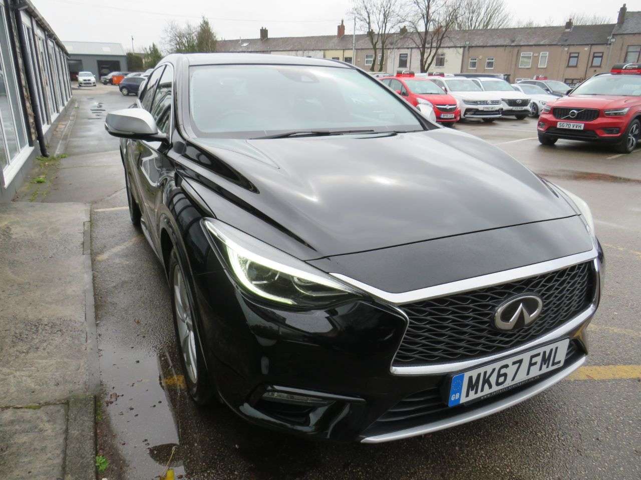 2017 INFINITI Q30 2017 INFINITI Q30