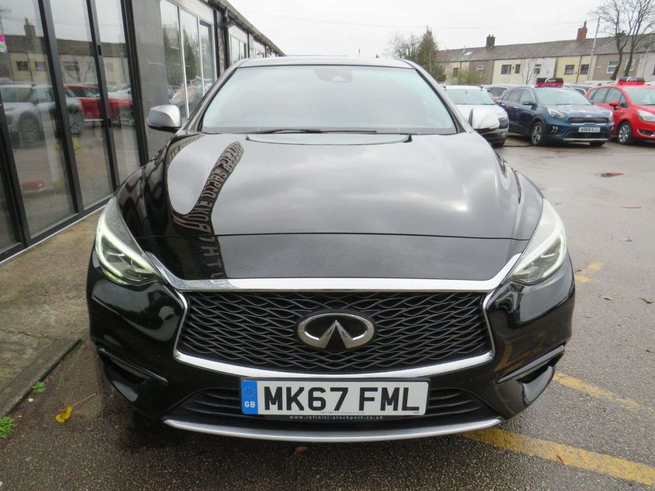 2017 INFINITI Q30 2017 INFINITI Q30