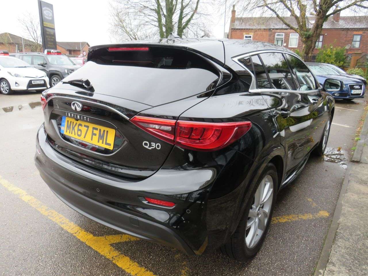 2017 INFINITI Q30 2017 INFINITI Q30