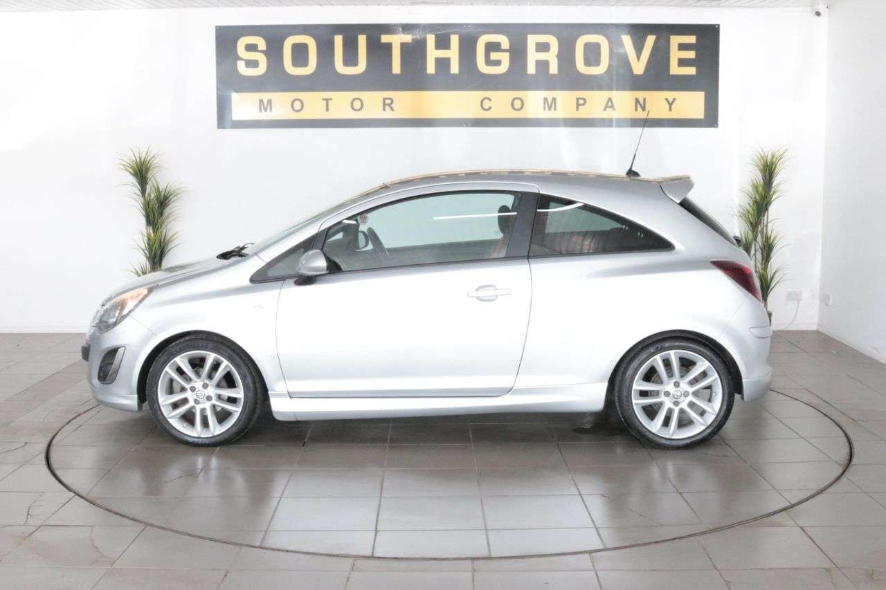 A 2014 VAUXHALL CORSA 1.4 16V SRi Hatchback 3dr Petrol Manual Euro 5 (100 ps) ** EXTENDED WARRANT A 2014 VAUXHALL CORSA 1.4 16V SRi Hatchback 3dr Petrol Manual Euro 5 (100 ps) ** EXTENDED WARRANT