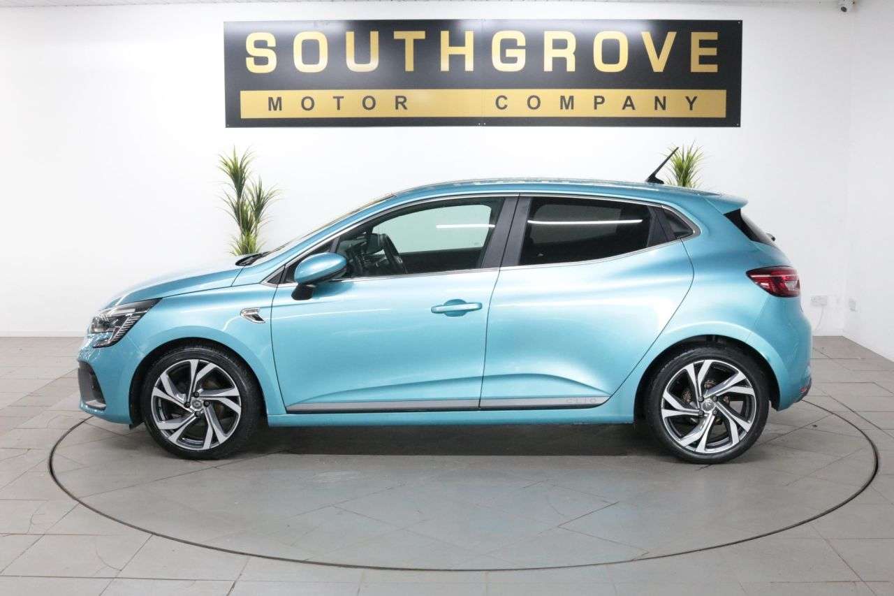 A 2020 RENAULT CLIO 1.0 TCe RS Line Hatchback 5dr Petrol Manual Euro 6 (s/s) (100 ps) ** EXTEND A 2020 RENAULT CLIO 1.0 TCe RS Line Hatchback 5dr Petrol Manual Euro 6 (s/s) (100 ps) ** EXTEND