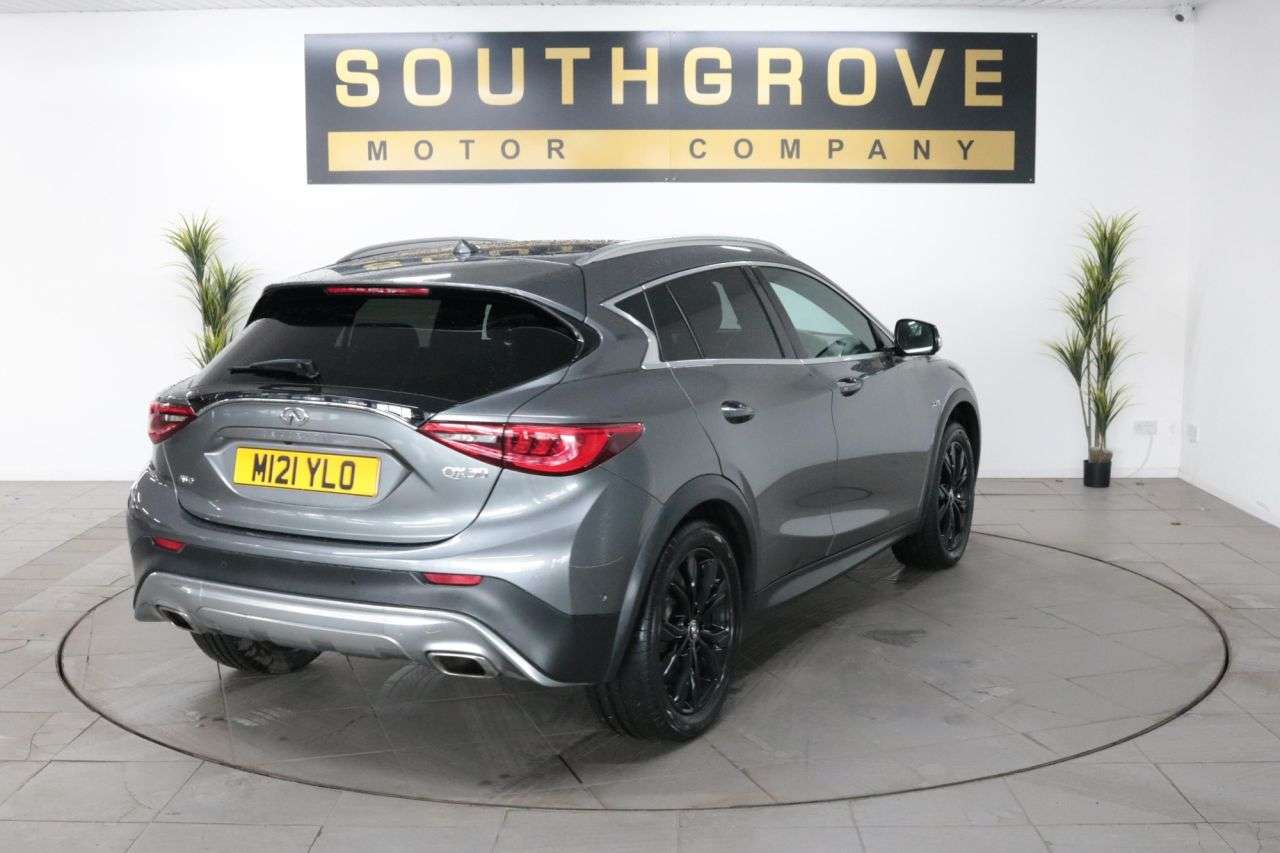 2017 INFINITI QX30 2017 INFINITI QX30