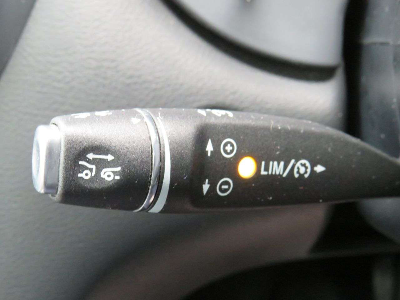 2017 INFINITI QX30 2017 INFINITI QX30