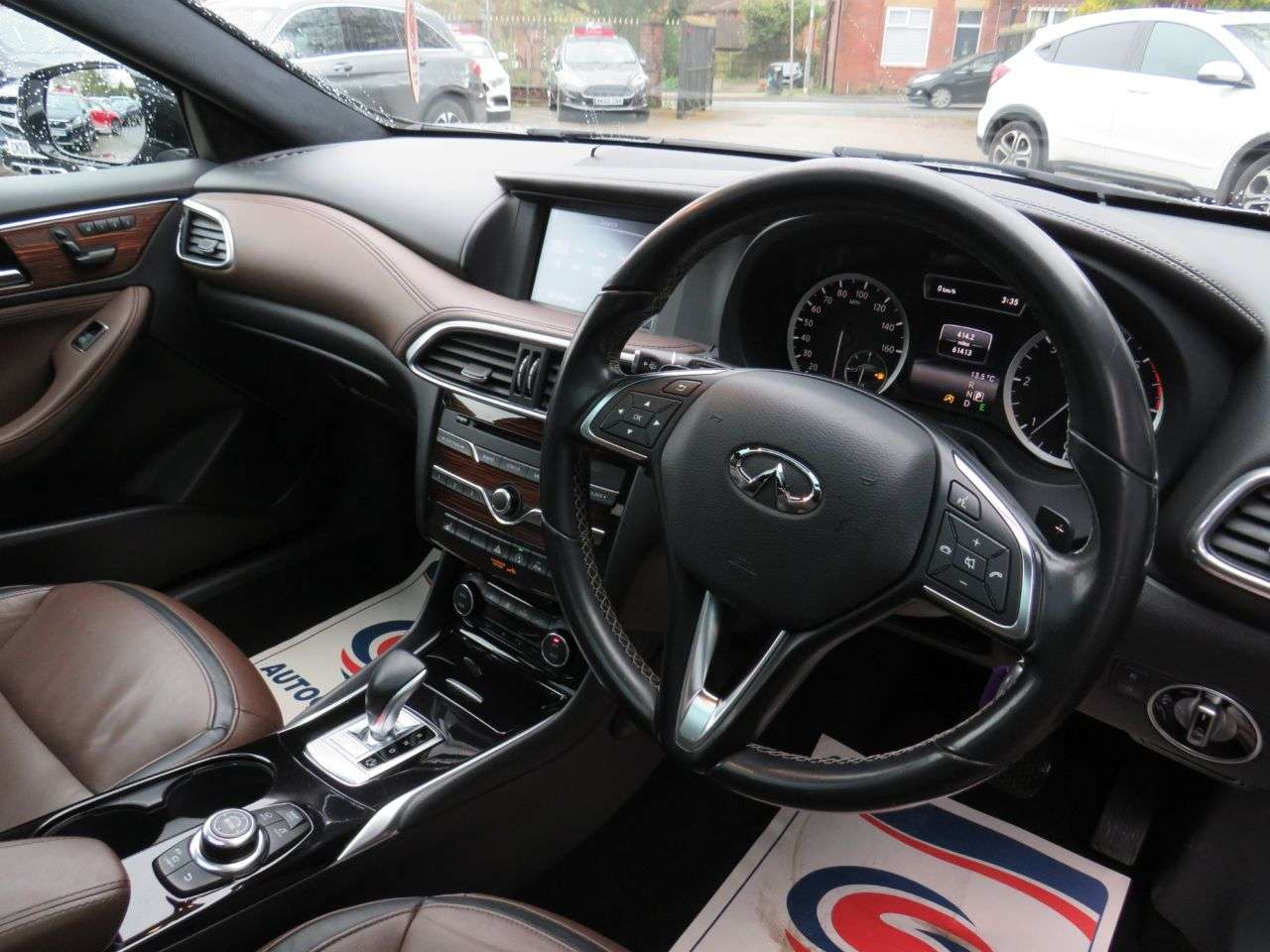 2017 INFINITI QX30 2017 INFINITI QX30
