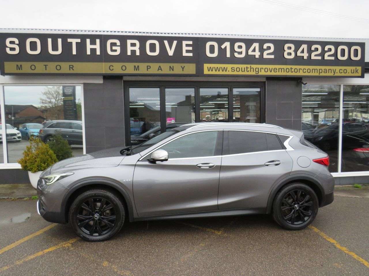 2017 INFINITI QX30 2017 INFINITI QX30