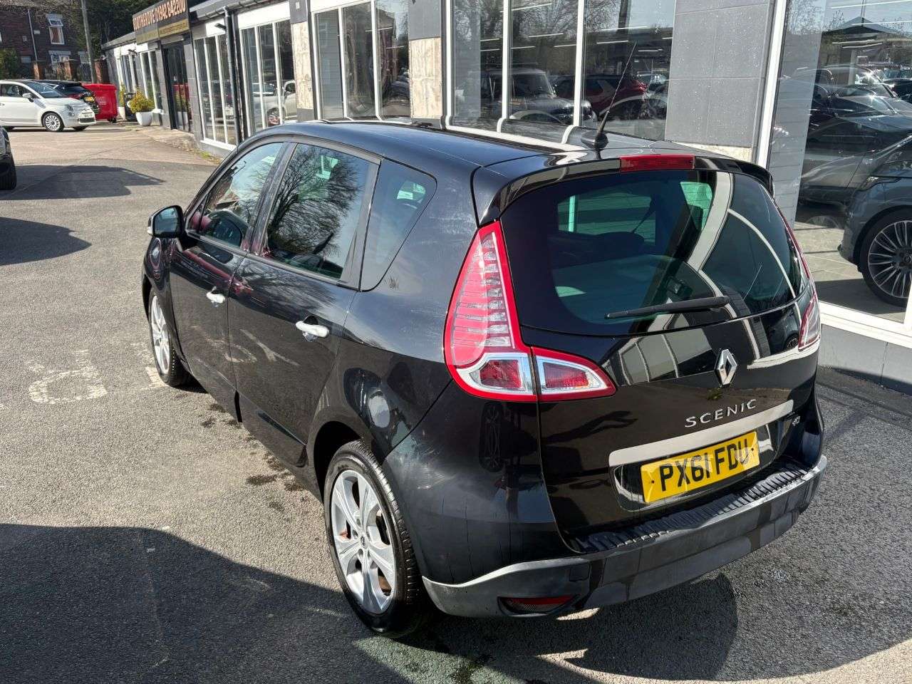 A 2011 RENAULT SCENIC 1.5 dCi Dynamique TomTom MPV 5dr Diesel Manual Euro 5 (110 ps) A 2011 RENAULT SCENIC 1.5 dCi Dynamique TomTom MPV 5dr Diesel Manual Euro 5 (110 ps)