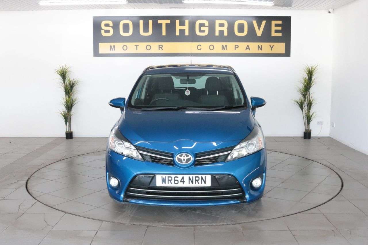 A 2014 TOYOTA VERSO 1.6 D-4D Icon MPV 5dr Diesel Manual Euro 5 (s/s) (110 bhp) ** EXTENDED WARR A 2014 TOYOTA VERSO 1.6 D-4D Icon MPV 5dr Diesel Manual Euro 5 (s/s) (110 bhp) ** EXTENDED WARR